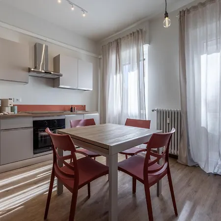 Argenti 23 - Modern In - Self Check-in & Wi-fi Apartamento Novara
